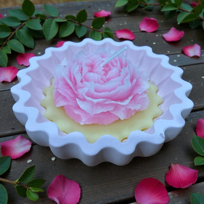 Golden Kiss Floral Peony Candle